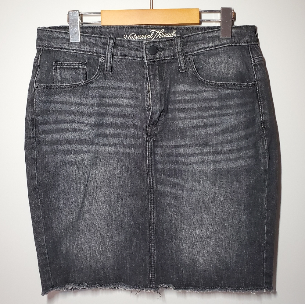 UNIVERSAL THREAD NWOT Grey Denim Skirt Sz. 10